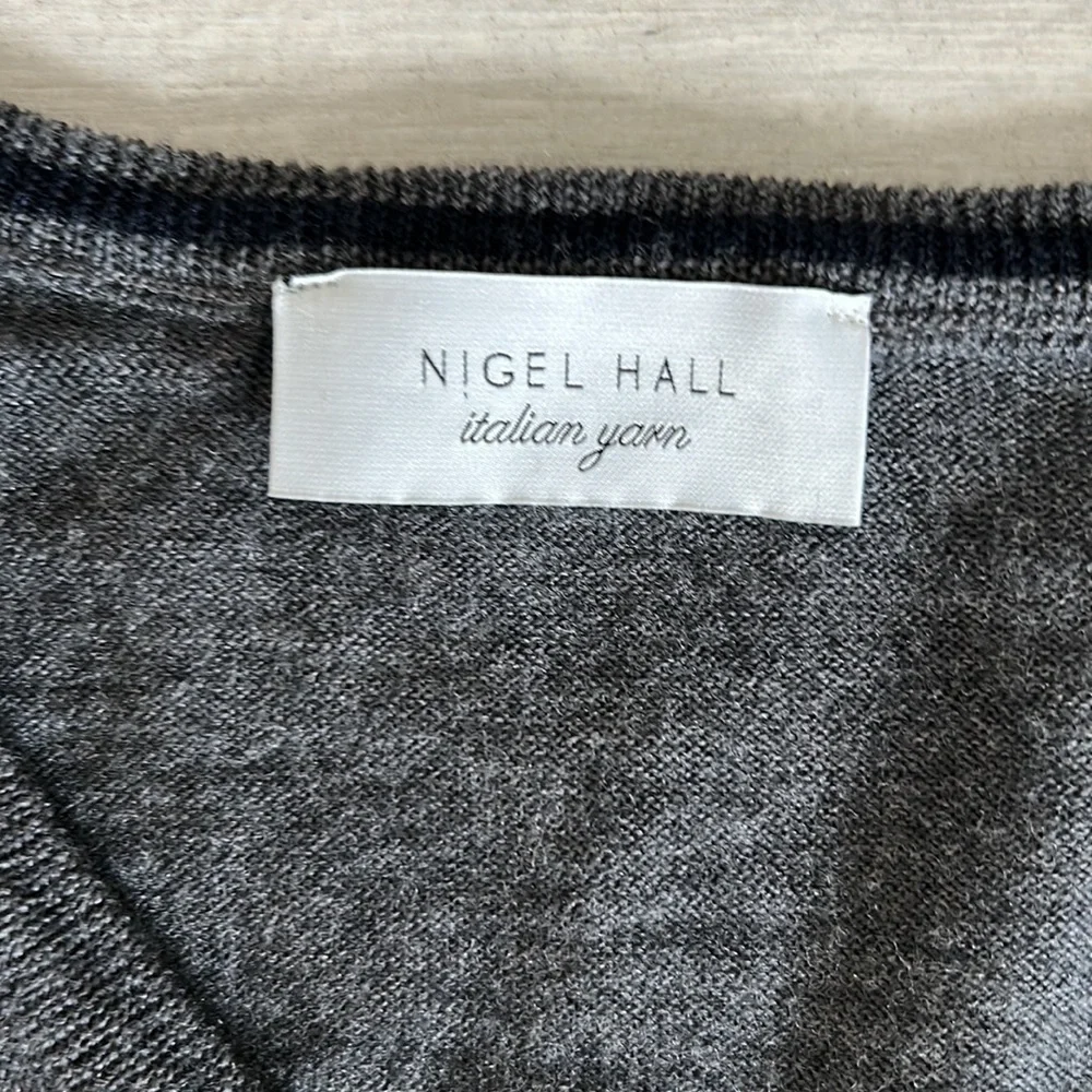 Nigel Hall gray sweater size small Italian wool